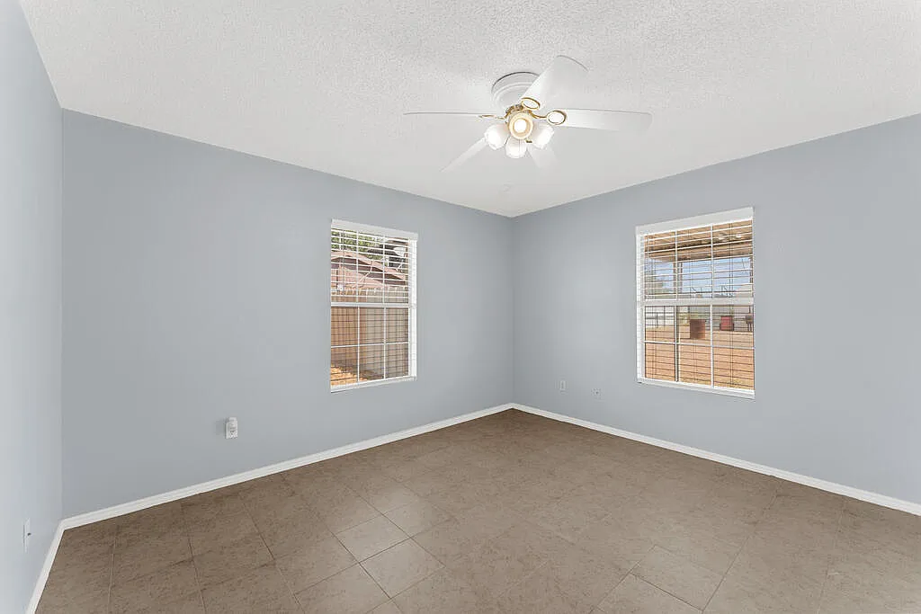 4 bed, 2.0 bath, 2422 sqft, $3,800 — Photo 2