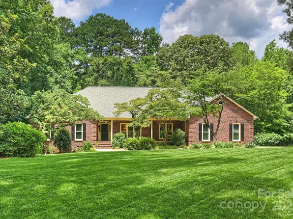 7117 Cobblecreek Dr, Matthews, NC 28104