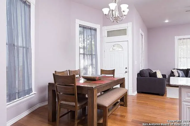 718 N Pine St — Photo 5