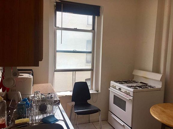 5th image of 3058 34th St APT 4D