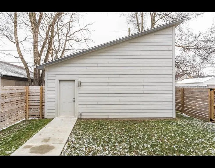 829 S Randolph St — Photo 34