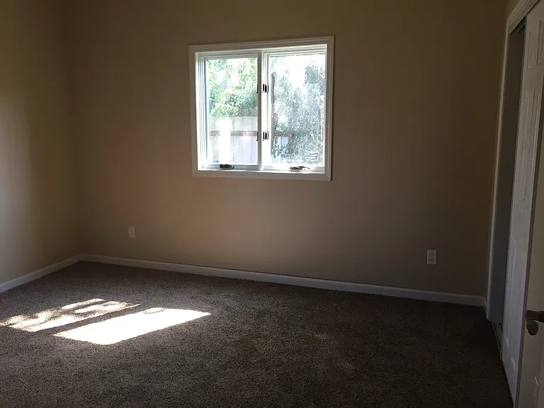 141 Calhoun Ln — Photo 9
