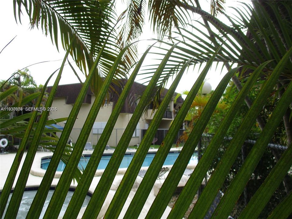 1st image of 13726 SW 90th Ave #26