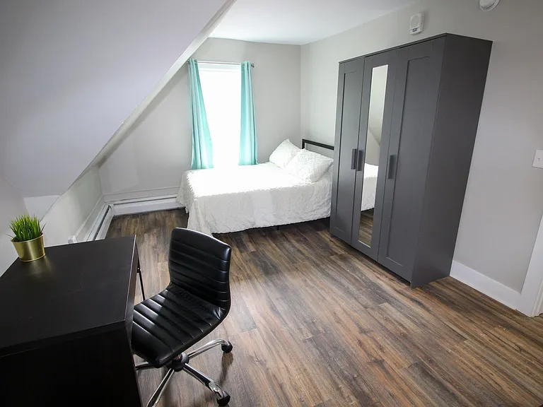 522 Stewart Ave — Photo 172