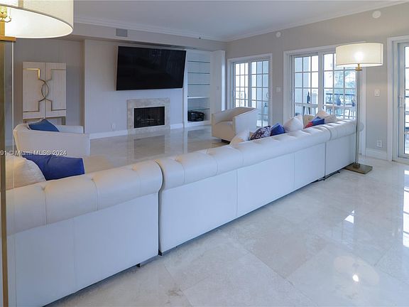 4th image of 2428 Fisher Island Dr #5208
