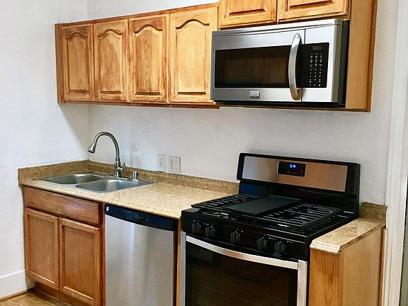 4th image of 460 Wisnom Ave #2