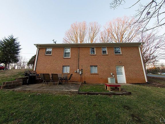 2nd image of 218 Patricia Dr