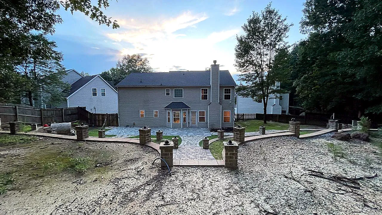 4 bed, 2.5 bath, 2700 sqft, $2,799 — Photo 1