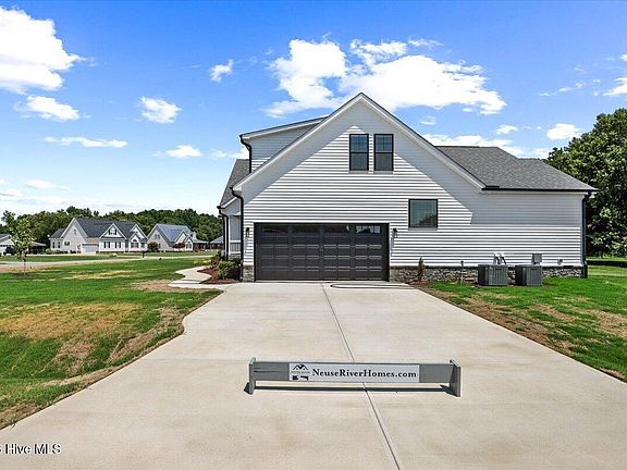5th image of 200 Friendswood Drive