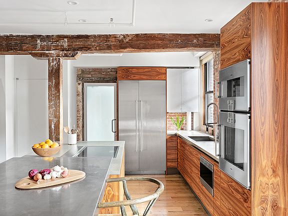 4th image of 325 W 16th St APT 4E