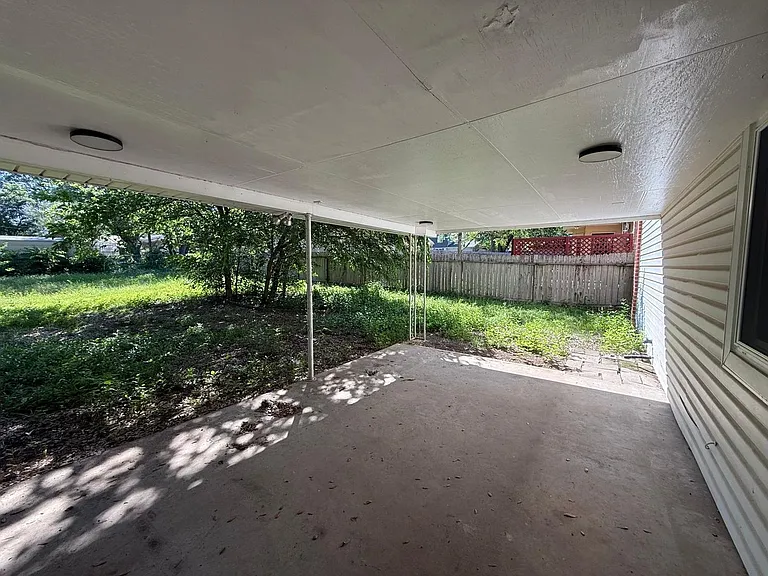 10606 Millspring — Photo 18