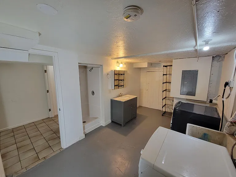 1311 NE Schuyler St #3-1 — Photo 13