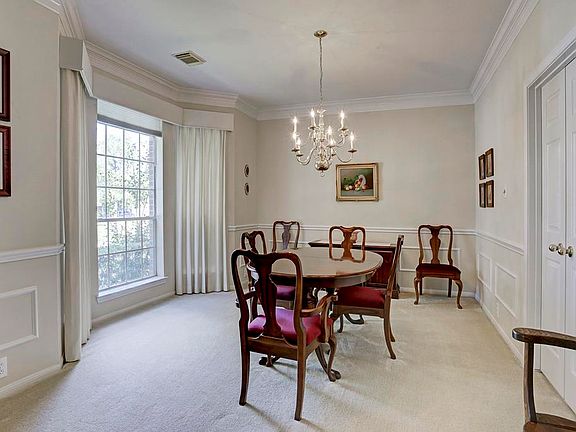 4th image of 6602 Knoll Park Dr