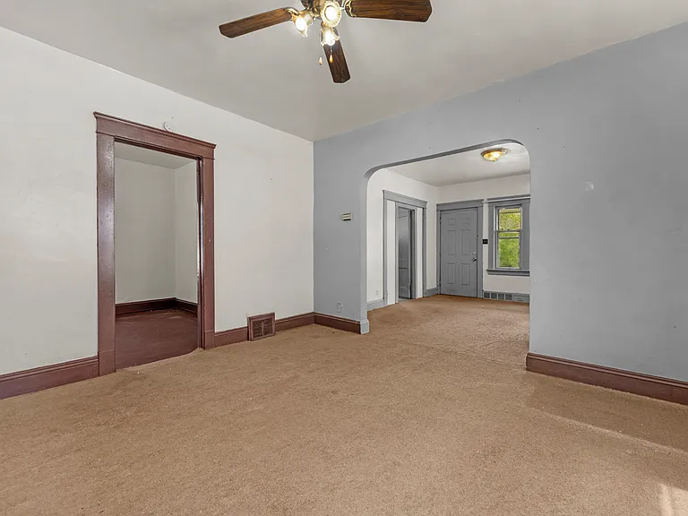 2828 E 125th St #D — Photo 29