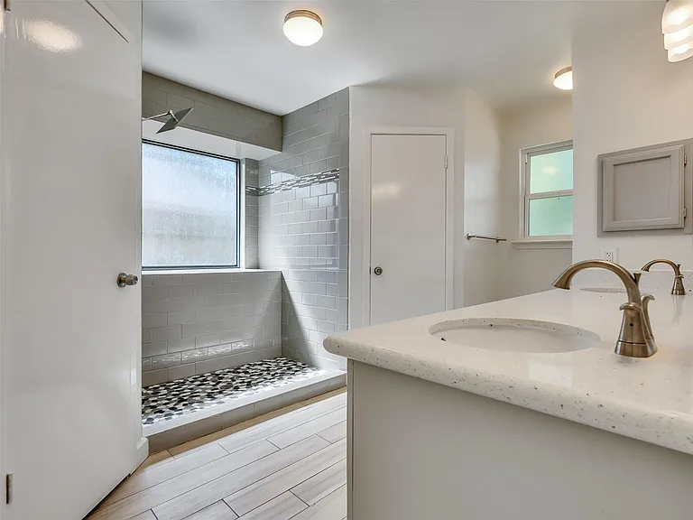 423 Forest Hills Dr — Photo 32