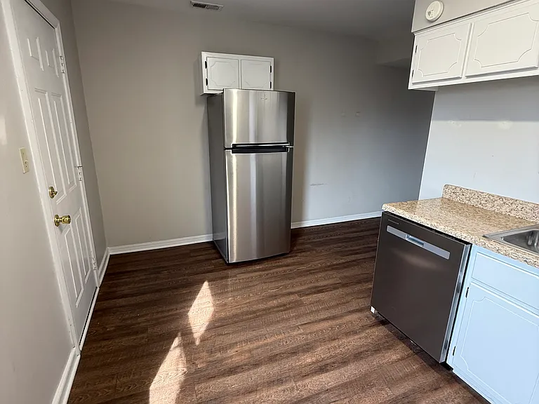 New free standing refrigerator