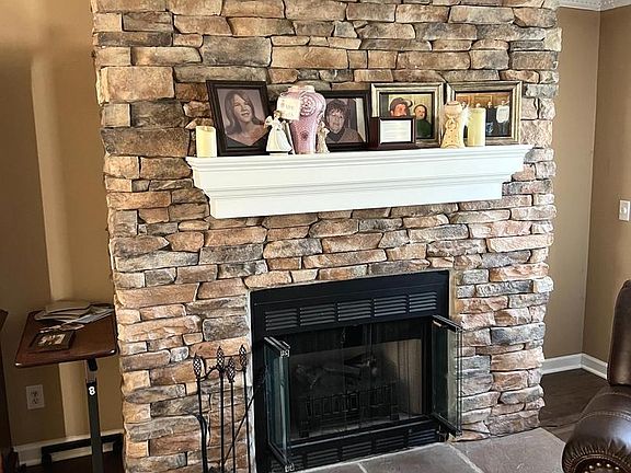 2nd image of 24 Nottingham Dr
