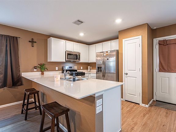 3rd image of 269 Bennett Loop