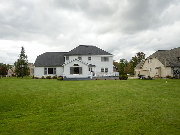 3rd image of 7945 Glengate Dr