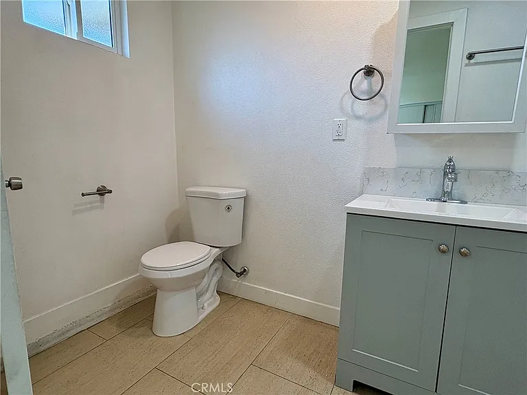 296 N Allen St — Photo 20