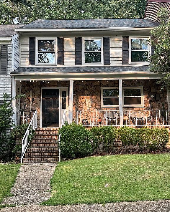 2 beds, 2 baths, 1400 sqft