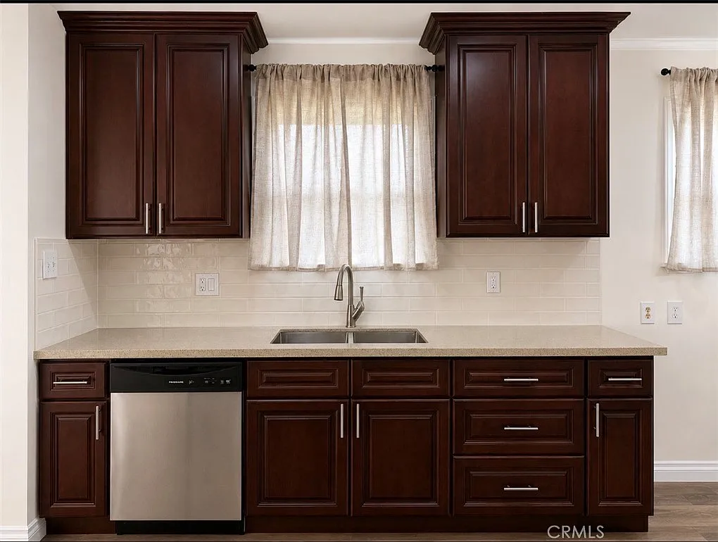 2 bed, 900 sqft, $3,500 — Photo 4