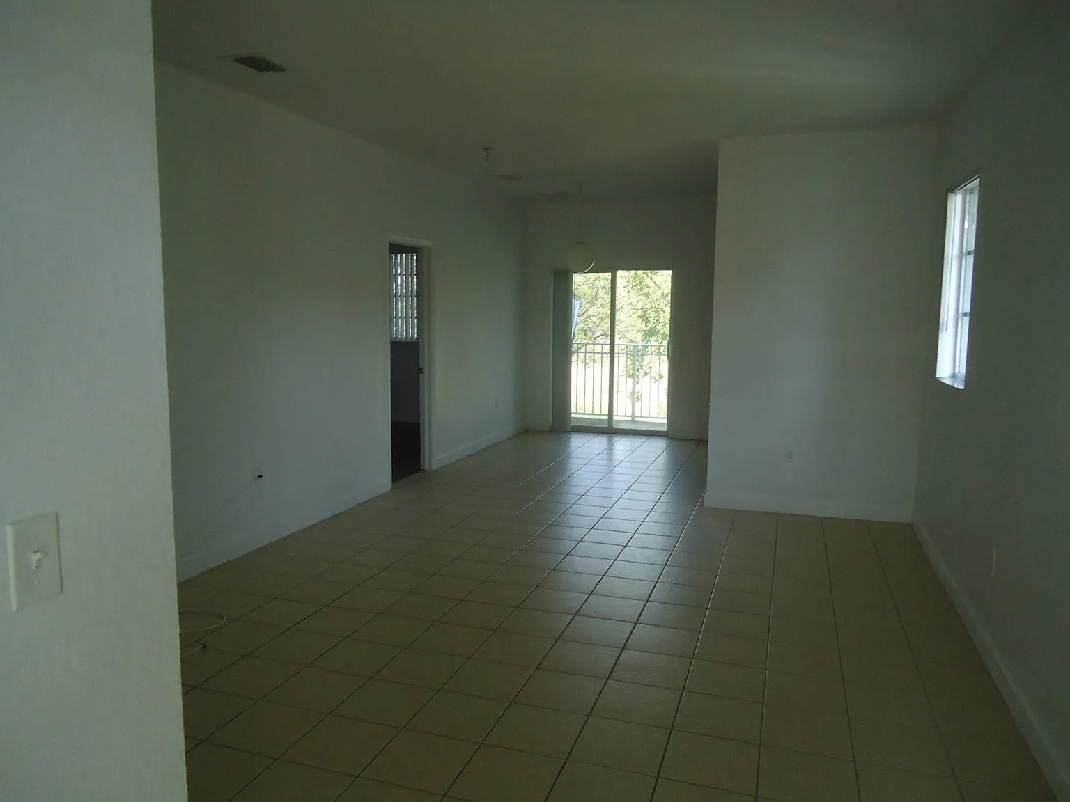 3 bed, 1194 sqft, $2,000 — Photo 3