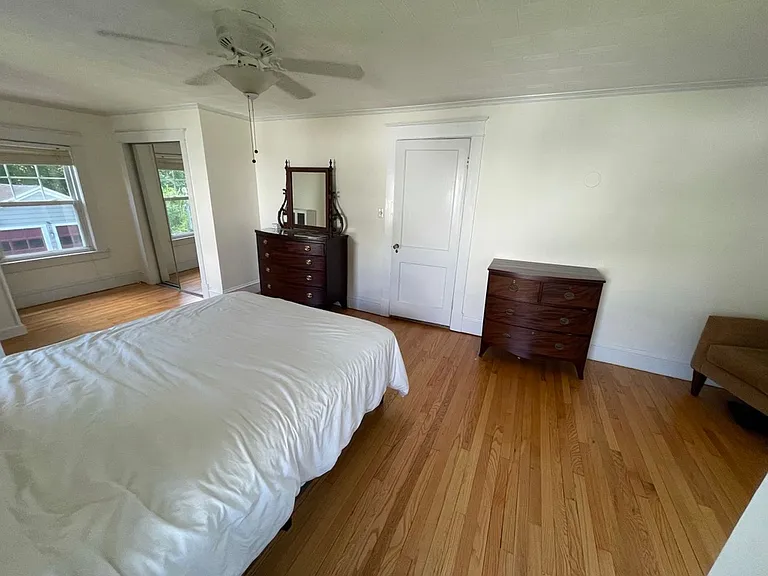 65 Spadina Pkwy — Photo 8