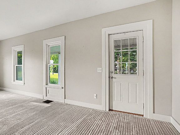 5th image of 5749 Upton Rd