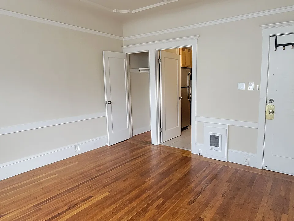 307 Bartlett St #1