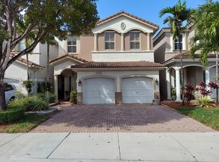 10865 NW 84th St, Doral, FL 33178