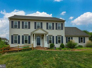 48 E Meadow Valley Rd, Lititz, PA 17543