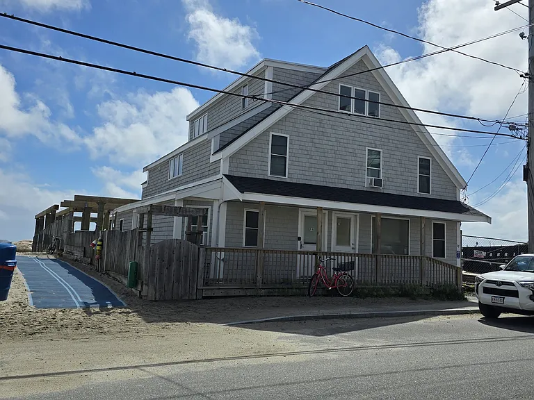 76 Glades Rd — Photo 12
