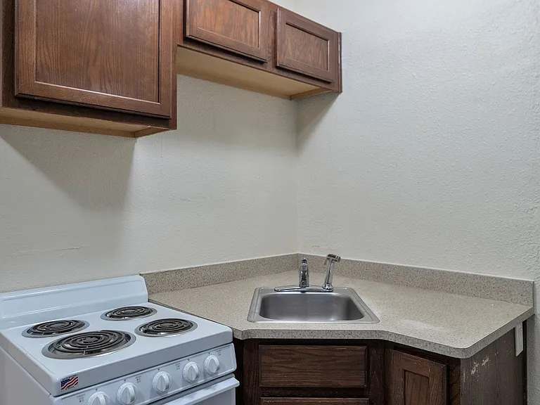 241 N 800 W — Photo 12
