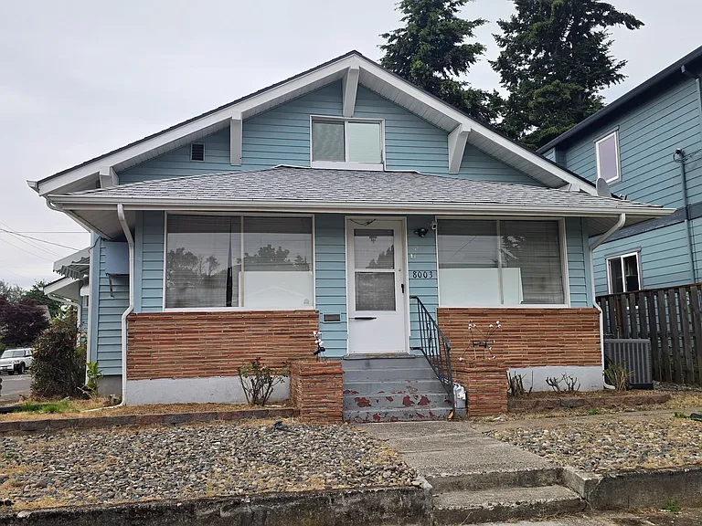 8003 SE Yamhill St — Photo 1
