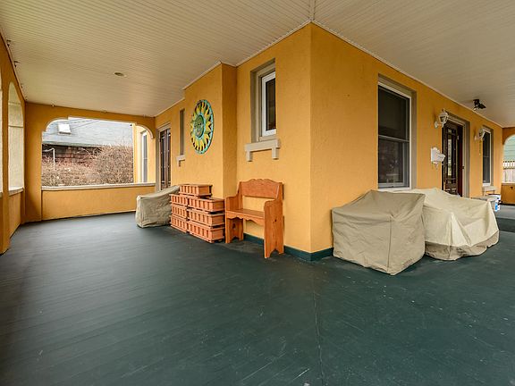 2nd image of 198 Ivy St