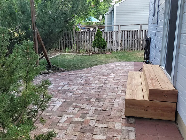 556 W Sycamore St — Photo 13