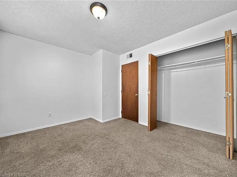 302 S Pocola Blvd #11 — Photo 7