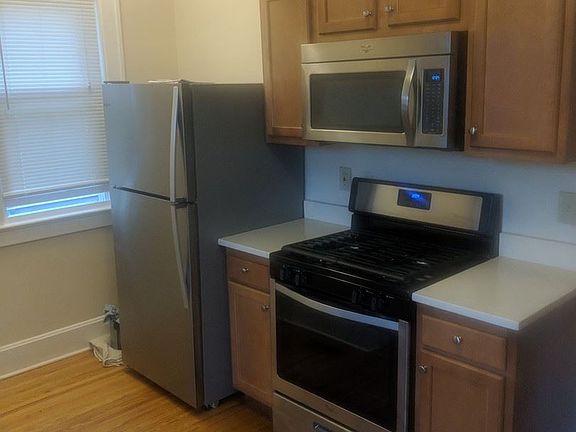 3rd image of 2919 Indianola Ave #2923