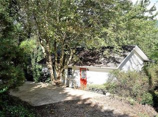 56 Cedarwood Dr, Waynesville, NC 28785