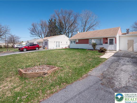 3rd image of 2824 Arcadia Ave