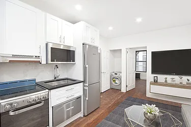 Rented by R New York