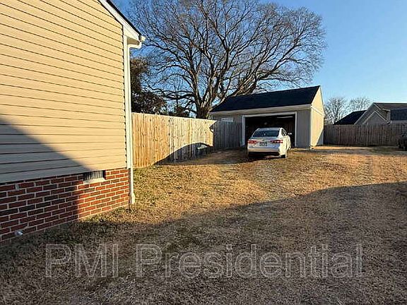 2nd image of 1041 Greenview Dr