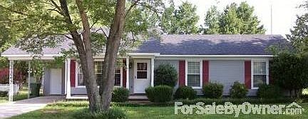 Move-in ready! Very Clean! SE Huntsville
						:
						This 3br/2ba home sits on a half acre corner lot and is newly updated.