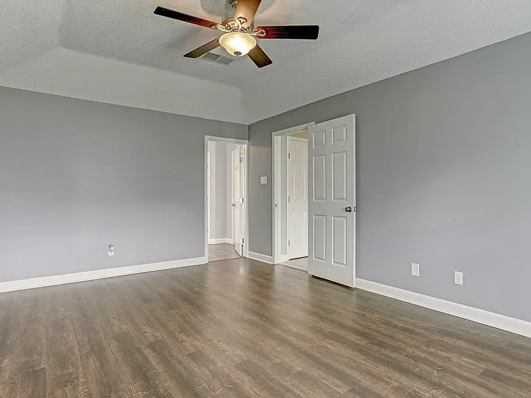 1211 Diablo Dr — Photo 10