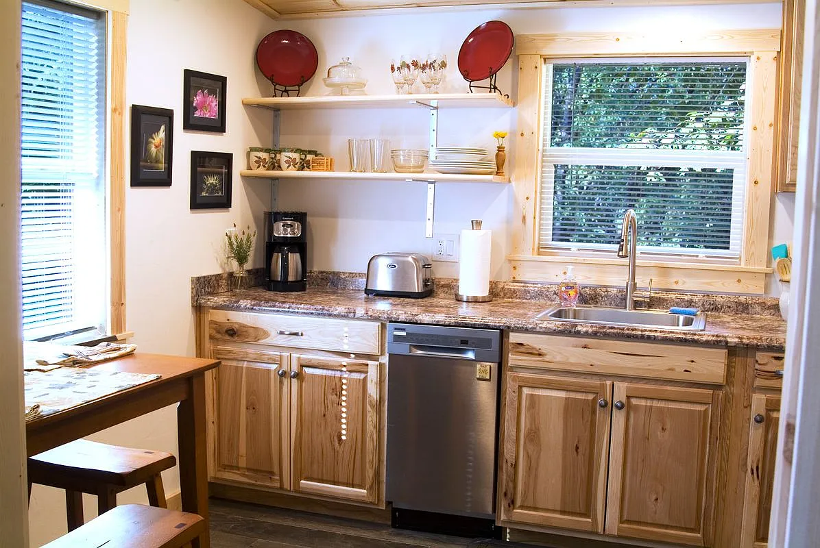 1 bed, 1.0 bath, 750 sqft, $1,950 — Photo 2