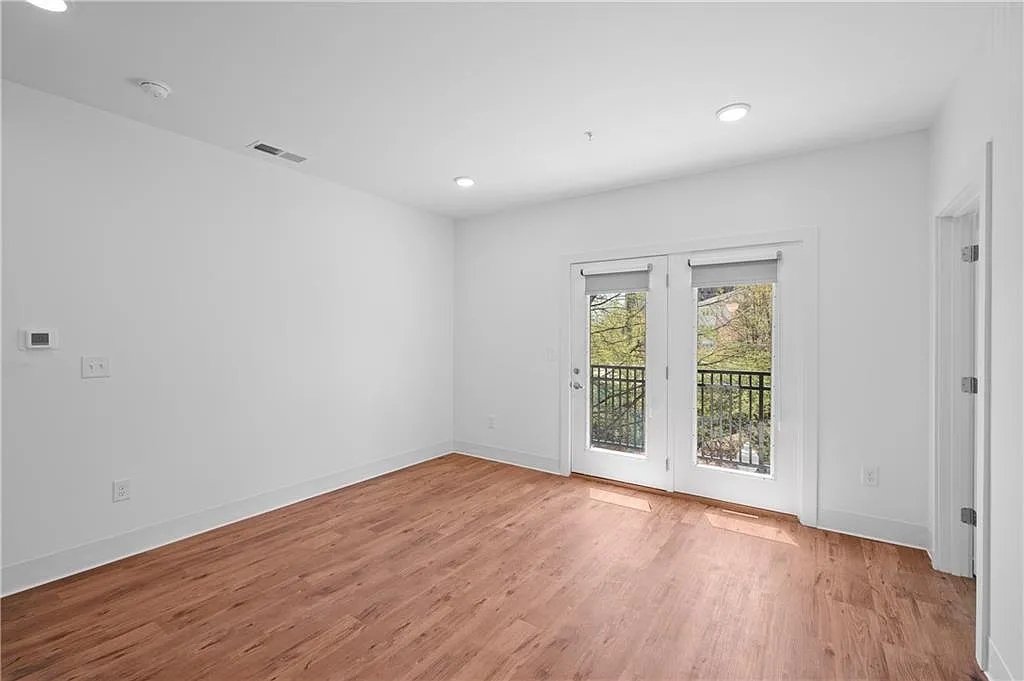 2 bed, 2.0 bath, 1006 sqft, $1,800 — Photo 4