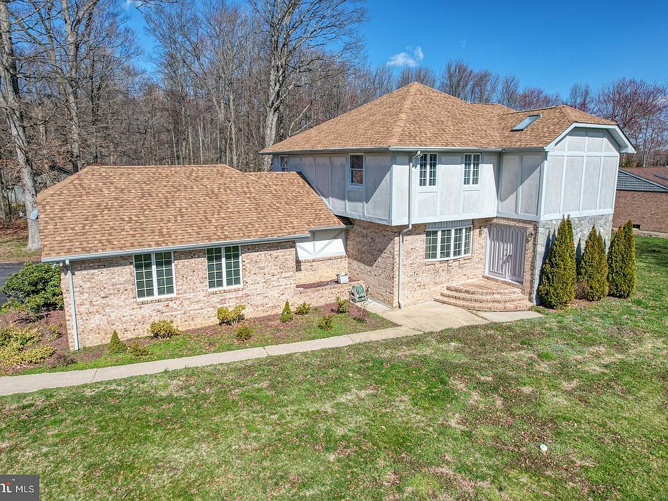 1st image of 930 Clydesdale Dr