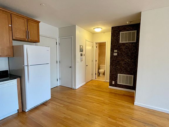 4th image of 62 Clermont Ave APT 504