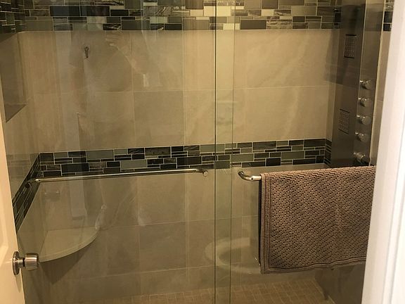 5th image of 420 Fox Haven Dr APT 3205
